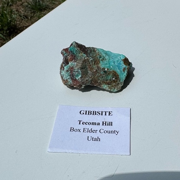 Gibbsite Crystal 1.75” Utah | Calming Energy Stone - Picture 1 of 5